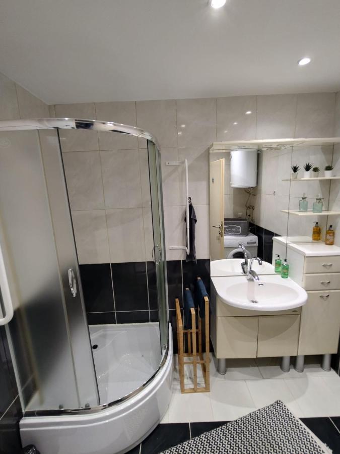 Studio Apartman Karler Károlyváros Kültér fotó