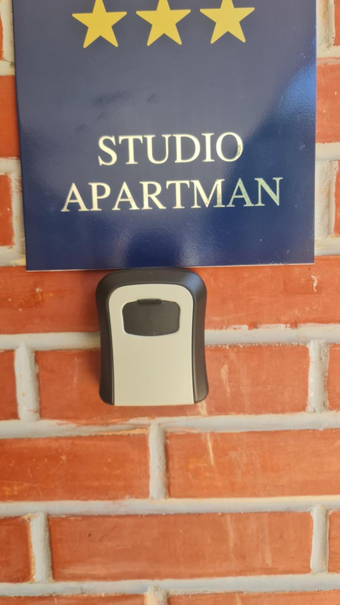 Studio Apartman Karler Károlyváros Kültér fotó